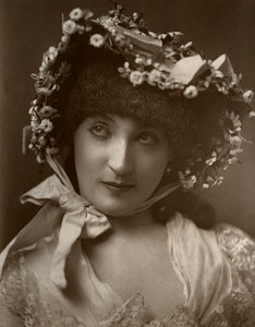 Miss Mulholland, színésznő, 1884 alkotó: St James