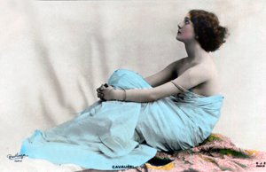 Lina Cavalieri mint Fedora, 1900-1905 körül (képeslap) alkotó: Studio Reutlinger