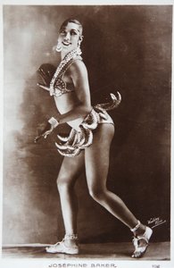 Művészet. Szórakozás. Josephine Baker a Folies Bergeresben, Párizsban. Fotó: Walery, Franciaország, 1925-30 körül (fotó)