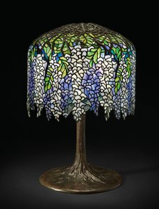 Wisteria asztali lámpa, 1910 körül (ólomüveg és bronz)