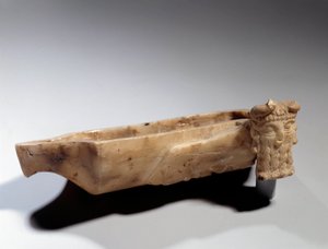 Mezopotámia művészete: Androcephal bikával (albatre) díszített lámpa sumér korszakban (Kr. e. 2400 körül). Párizs, Musee du Louvre alkotó: Sumerian Mesopotamian School