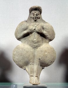 Keleti művészet: a mellét tartó nő terrakotta szobra, Ishtar, a termékenység istennője valószínű ábrázolása. Susától. Irán. Elami korszak. Kr.e. 14-12. V 0,16 m. Louvre múzeum