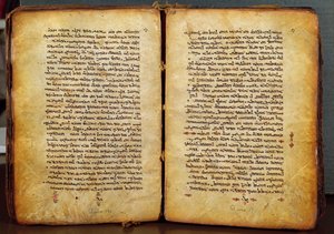 Oldalak az Apostolok Cselekedeteiből, Újszövetség a Peshitta ("egyszerű nyelv") változatban, a szíriai egyház standard változatában, 1216 körül (pergamen).
