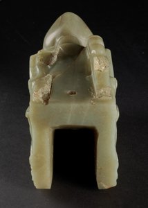 A Junkunc Jade Sárkányfej (jade) alkotó: Tang Dynasty Chinese School