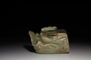 A Junkunc Jade Sárkányfej (jade) alkotó: Tang Dynasty Chinese School