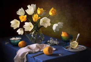 Friss tulipános csendélet alkotó: Tatyana Skorokhod