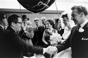 Zsidó házasságkötés amerikai zsidók által az esküvői baldachin, más néven chuppah alatt Seattle-ben.