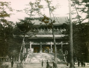 Chion-in buddhista templom kapuja, Higashiyama kerület, Kiotó, 1900 körül - 1915 (fénykép) alkotó: Teijiro Takagi