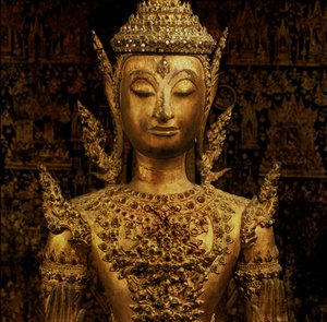 Buddha Abhaya Mudrában áll, Rattanakosin stílus, 5. század közepe (bronz)
