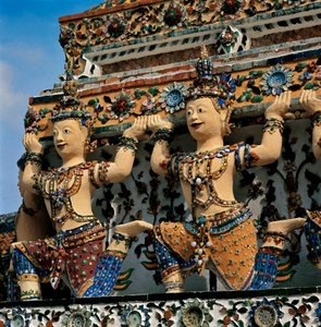 A Wat Arun templom kariatidái alkotó: Thai School