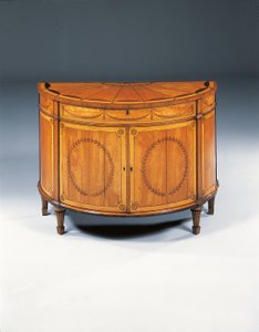 III. György intarziás félholdas komód, 1760-79 körül (szaténfa, amaránt és tulipánfa) alkotó: Thomas (attr.to) Chippendale