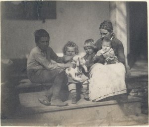 [Frances Crowell azonosítatlan fiúval, Katie, James és Frances Crowell], 1890., 1890. alkotó: Thomas Eakins