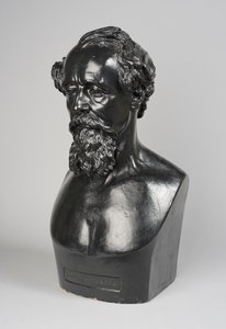 Charles Dickens mellszobrának másolata alkotó: Thomas Woolner