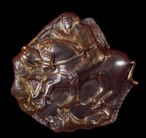 Trák civilizáció: egy medve által megtámadt lovast ábrázoló arany ezüst lámpa. Kr.e. 400-350. Lovtch, Történelmi Osztály Múzeum, Bulgária