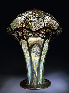 "Pókhálós" ólmozott üveg asztali lámpa a Tiffany Studiostól, 1906 körül