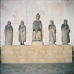 VII. Henrik (12745-1313) szent római császár szobra tanácsosaival 1315 (márvány)