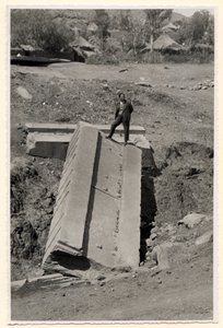 Sztéletöredék, Axum, Etiópia, Ugo Monneret de Villard fotója. alkotó: Ugo Monneret de Villard
