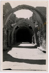 94-es galéria dél felé, Szent Simeon kolostor, Asszuán, Egyiptom, Ugo Monneret de Villard fotója.