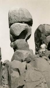 Sziklák Goz Regebben, Szudán, Ugo Monneret de Villard fotója, 1925 körül. alkotó: Ugo Monneret de Villard