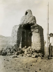 Sír a nekropoliszban, Qasr Ibrim, Egyiptom, fotó: Ugo Monneret de Villard alkotó: Ugo Monneret de Villard