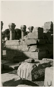 Római nimfaeum látképe, Dendera, Egyiptom, Ugo Monneret de Villard fotója.