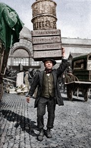 Egy Covent Garden-i piaci portás, London, 1922. alkotó: Unbekannt