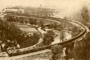 Óriási áruvonat ötvennégy furgonból, egy motorral vonva, Chicago and North West Railway, 193 alkotó: Unbekannt