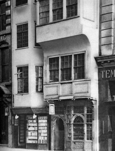 Könyvesbolt és dohányboltok a londoni Strandben, 1926-1927 alkotó: Unbekannt