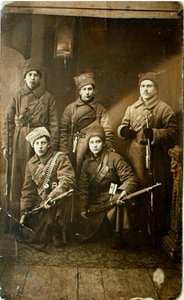 A Vörös Hadsereg katonáinak egy csoportja a frontra való indulás előtt, Petrográd, Oroszország, 1918 alkotó: Unbekannt