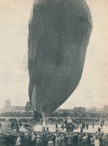 Hatalmas léggömb kellett Piccards professzor feljutásához, c1936 c1937 alkotó: Unbekannt