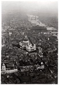 A londoni St Pauls Cathedral légi felvétele egy Zeppelinről, 1931, 1933 alkotó: Unbekannt