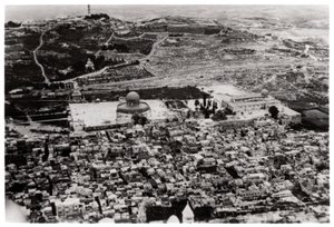 Az Omar mecset légi felvétele, Jeruzsálem, Palesztina, Zeppelinről, 1931 1933 alkotó: Unbekannt