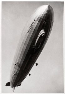 LZ127 Graf Zeppelin léghajó, alulról nézve, 1933 alkotó: Unbekannt