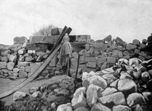 Egy algériai katona őrszolgálatban, Artois, Franciaország, 1915 alkotó: Unbekannt