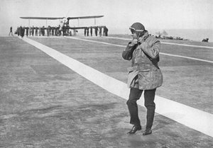 Történelmi esemény: Edward király leveszi repülősisakját, 1936 alkotó: Unbekannt