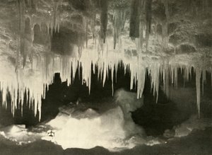 Jégbarlang télen, c1908, 1909. alkotó: Unbekannt