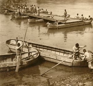 Pontonhíd összeszerelése, c1914-c1918 alkotó: Unbekannt
