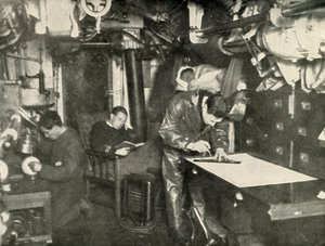 A tenger fenekén. Egy tengeralattjáró gardróbjában, 1919. alkotó: Unbekannt