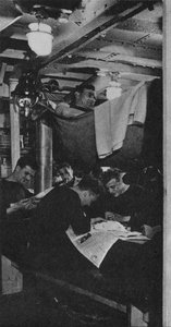 Söprések között, 1943 alkotó: Unbekannt