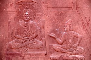 Bhagavad Gita egy hindu templomba vésve: párbeszéd Krisna és Arjuna Vrindavan Inde között alkotó: Unbekannt