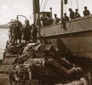 Tífusz áldozatainak testei, Korfu, Görögország, 1915 alkotó: Unbekannt