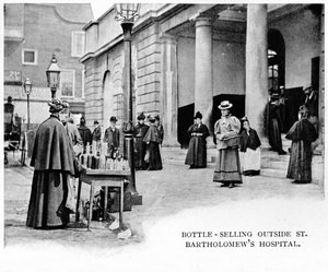 Palackárusítás a St Bartholomews Kórházon kívül, London, 1903 1903 alkotó: Unbekannt