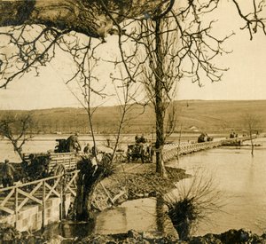 Híd a Meuse folyón Dugnyban, Észak-Franciaországban, c1914-c1918 alkotó: Unbekannt