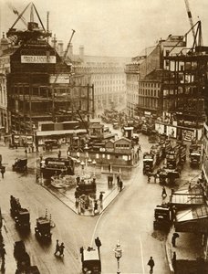 Építési munkák a Piccadilly Circusban Londonban, 1926, 1935. alkotó: Unbekannt