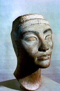Nefertiti mellszobra, Egyiptom, ie 1375 alkotó: Unbekannt
