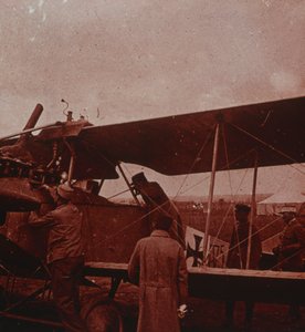Repülőgép ellenőrzése a pilótával, 1916 alkotó: Unbekannt