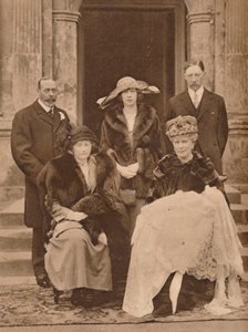 Mary, Royal Princess első gyermekének keresztelője, Goldsborough, Yorkshire, 1923, 1935 alkotó: Unbekannt