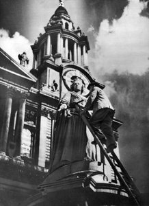 Anna királynő szobrának megtisztítása György király vs ezüst jubileumi ünnepségek keretében, 1935 alkotó: Unbekannt
