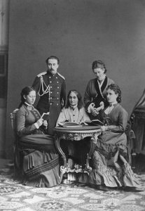 Szergej Seremetev gróf és Jekatyerina Seremeteva grófnő és családja, 1870-es évek alkotó: Unbekannt