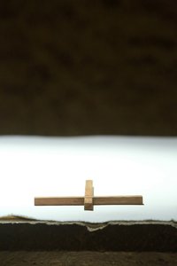 Kereszt oltáron. Taize Community, Taize, Franciaország alkotó: Unbekannt